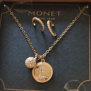 Set jewelry necklaces and earrings